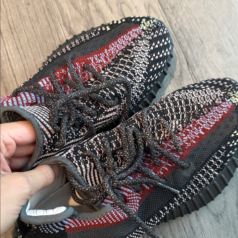 Adidas Yeezy Boost 350 V2 in 'Yecheil' - Size 7.5 Men’s - Picture 4 of 7